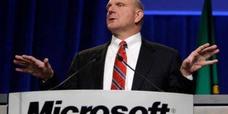 CEO-ul Microsoft, Steve Ballmer, și-a anunțat retragerea din funcție