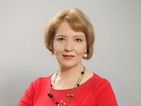 Elena Badea EY